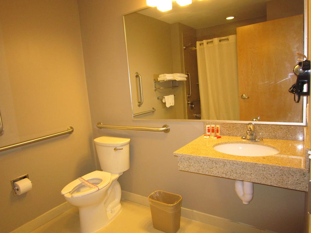 Red Carpet Inn And Suites Monmouth Junction Bilik gambar
